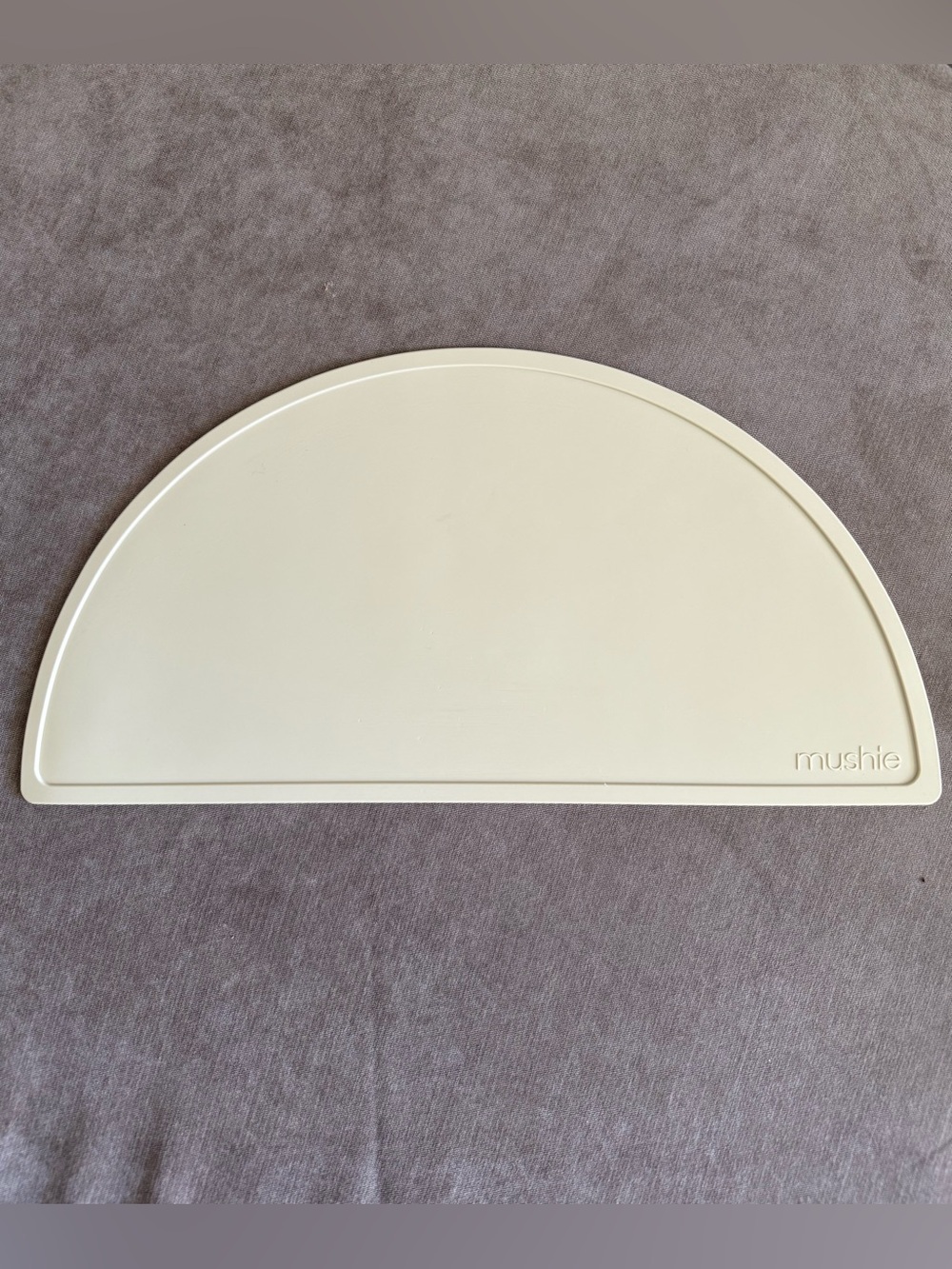 MUSHIE silicone placemat - shifting sand
